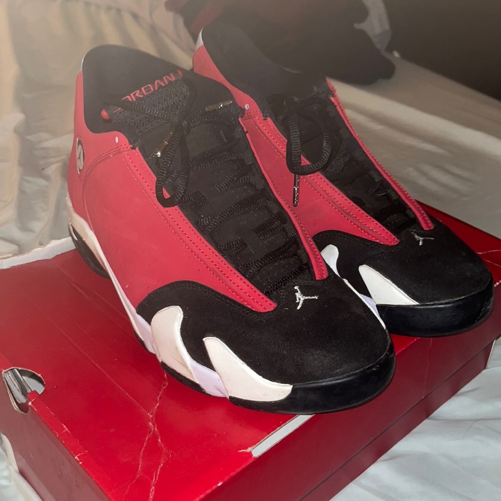 RETRO JORDAN 14s CHICAGO